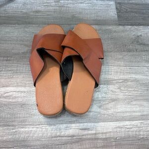 Chic Tan Women's Wedge Sandals